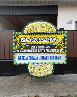 Papan Bunga Duka di Pahae Julu